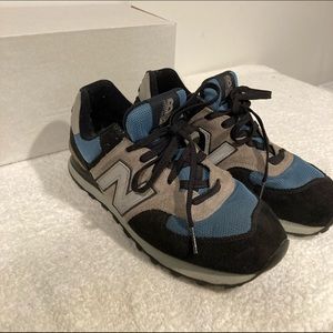 574 New Balances Men Size 8.5